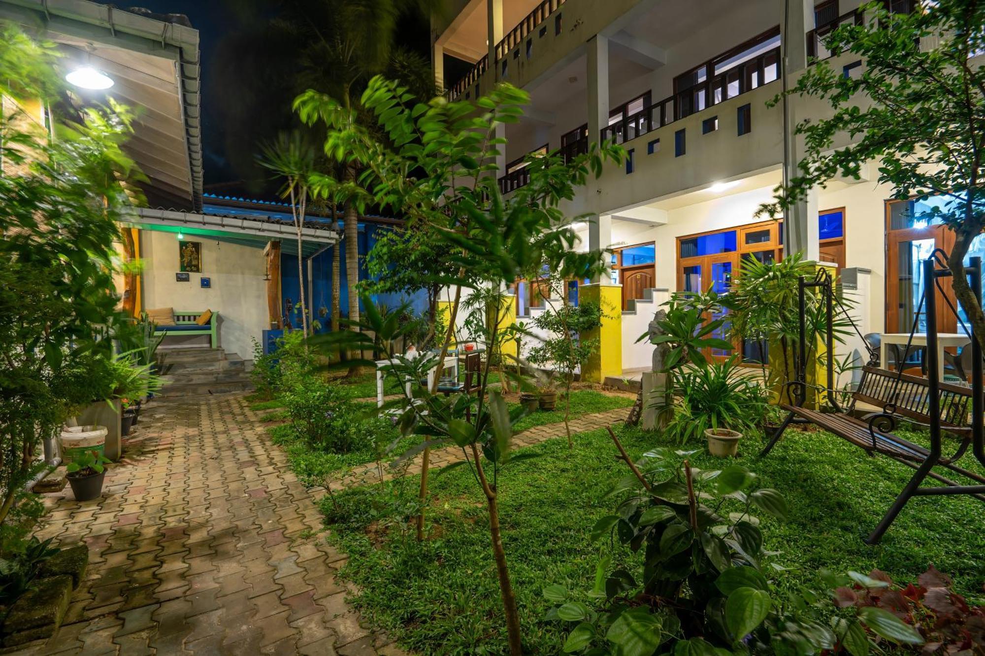Aaradhya Mirissa Hotel Exterior photo